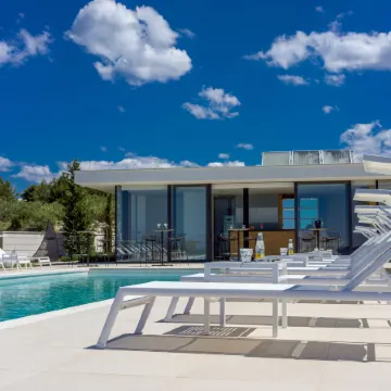 Golden Rays Luxury Villas & Apartments