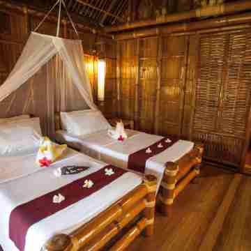 Pura Vida Beach & Dive Resort Rooms