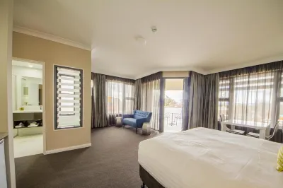 Club Cowra Motel Các khách sạn gần Australia's World Peace Bell