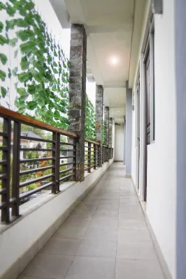 Lotus Bandung Общественные зоны Photos