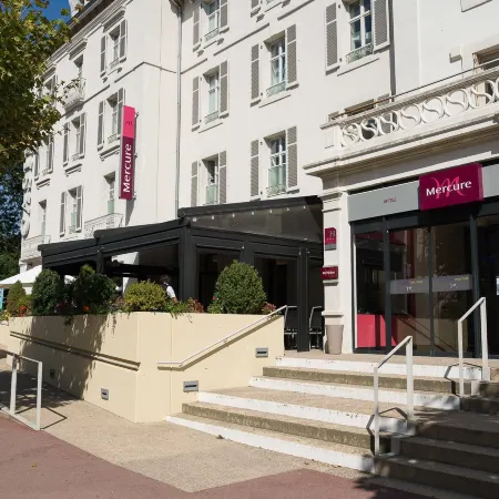 Hôtel Mercure Vittel Отели в г. Виттель