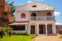 Faly Madagascar Tour Hotels near أنتسيرابي