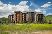 Trailhead Lodge