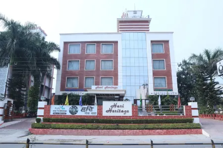 Hotel Hari Heritage Отели рядом с достопримечательностью «Vishnu Ghat»