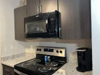 Home away from home cozy apt close to airport