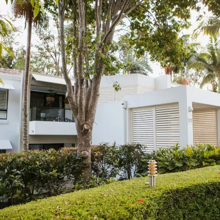 Noosa Springs Golf & Spa Resort Отели рядом с достопримечательностью «Торгово-развлекательный центр Noosa Junction»