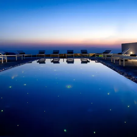May Seven Suites - Adults Only