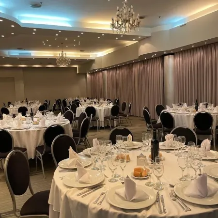 Plaza Real Suites Hotel