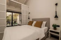 New Beach Hotel - Parvekkeita