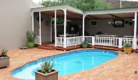 HouseMartin Lodge & Self Catering Hotels in De Rust