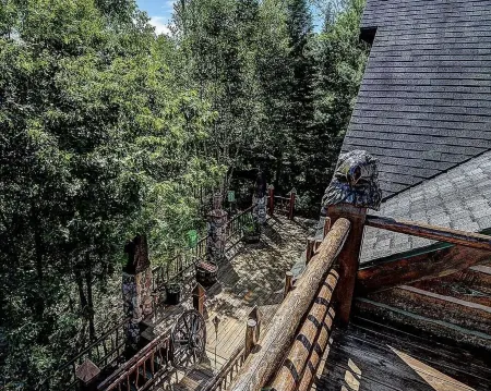 Beautiful Northwoods Getaway Отели в г. Кловерленд