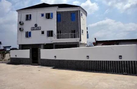 Ted-G Hotel Отели в г. Осуаха