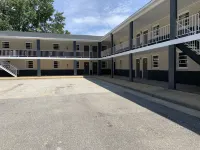 Paradise Suites - Newport News & Jefferson Ave Hotels in Smithfield