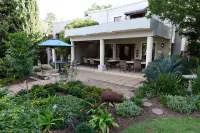 Highgrove Guesthouse Morningside Sandton فنادق في 