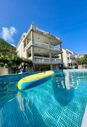 Family House with Pool & Sea View