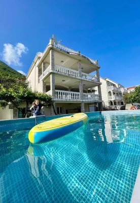 Family House with Pool & Sea View Hotels in Bijela