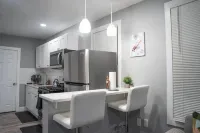 Divine Villa and Resort -26 Grace Street Irvington NJ -Ewr Airport -Prudential - Njit -Penn Station Hotels in Irvington