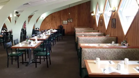 Hotel Blue Top Inn Отели в г. Пловер