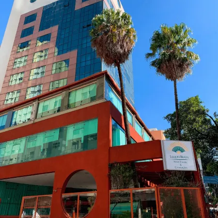 Leques Brasil Hotel Escola Отели рядом с достопримечательностью «Площадь Либердаде»