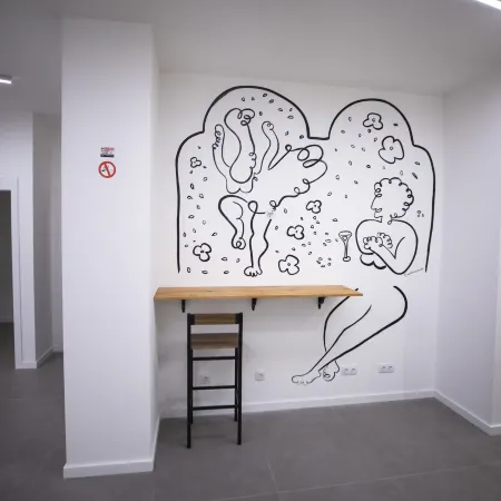Hostel Myd la Latina Отели рядом с достопримечательностью «Усера»