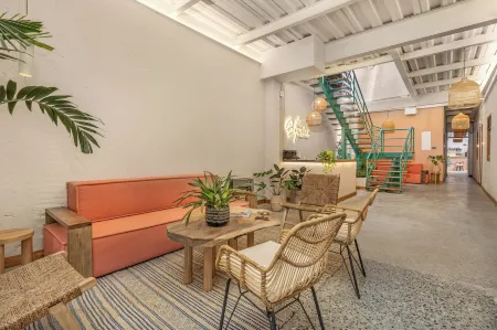 Botánica Manila by HOUSY HOST Отели рядом с достопримечательностью «Plaza de Toros La Macarena»