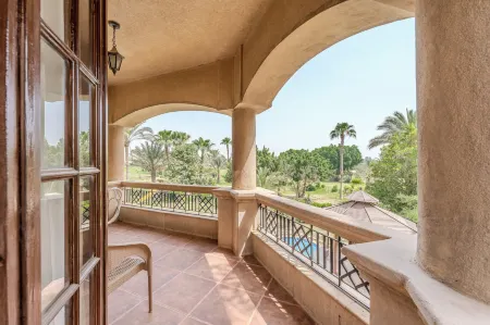 Amazing Golf View Apartments