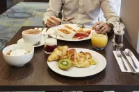 Novotel Newcastle Airport Hotel - Breakfast