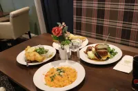 Schooner Hotel - breakfast