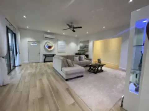 The White House TCI Guest House Hotels in Venetian Road Settlement