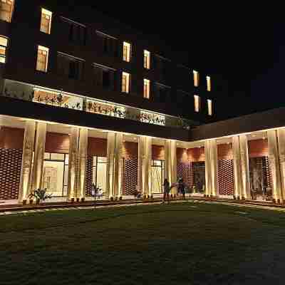 The Pearl Club Resort Hotel Exterior