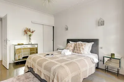Elegant 3BR Champs-Élysées & Arc de Triomphe Hotels in Paris