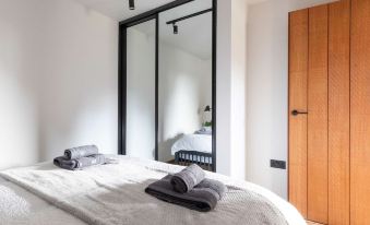 Modern 2-Bed Cabin Near West Wittering Beach