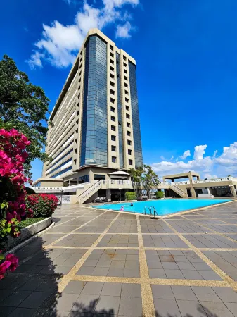 The Twin Lotus Hotel Отели в г. Накхонситхаммарат