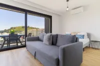 Fenix III Hotels in Jardim da Serra