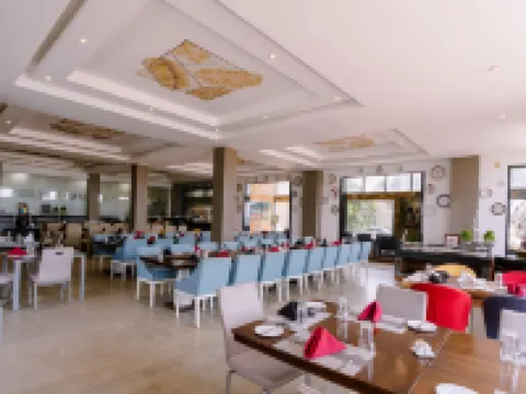 Earl's Regent Negombo Hotels in Negombo