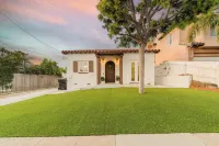 La Jolla Stay w/ Firepit & Walk to Beach Arenas