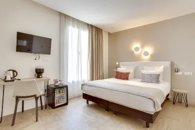 Hotel Courseine Hotels in Courbevoie