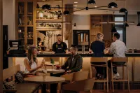 Elk + Avenue Hotel - bar