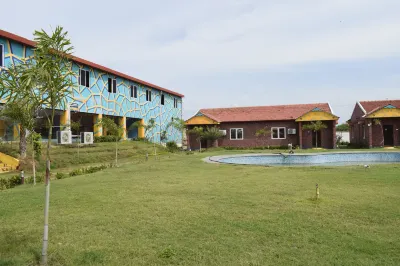Navagiraga Resorts & Hotel فنادق في Mayiladuthurai