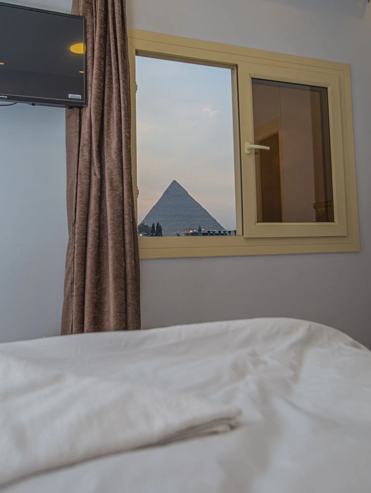 Life Pyramids Inn Rooms Photos
