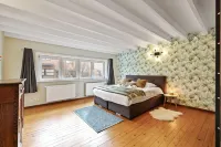 Huswell - Spacious House with 3 Terraces