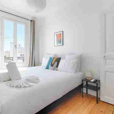 Apartments in Champigny-Sur-Marne - 30 minutes from Disneyland Rooms