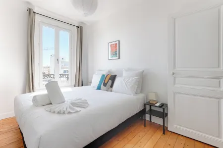 Apartments in Champigny-Sur-Marne - 30 Minutes from Disneyland Отели в г. Ла Кё-ан-Бри