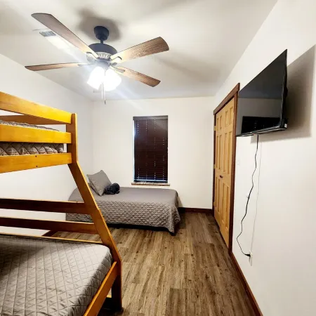 Come enjoy the breathtaking views from the High Country Retreat