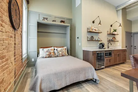 Bourbon Trail Central Location Sleeps 14