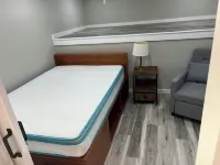 Cozy 2-bedroom apartment in charmingSalisbury with WiFi, AC. Right on the beach
