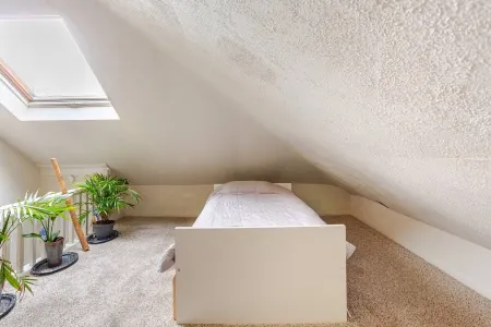 Peaceful 2BR w/ Zen Room Отели в г. Шиллингтон