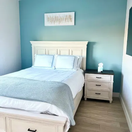 Stunning 4-Br Townhome – Family-Friendly, Biking Trails, Pool, and Games!