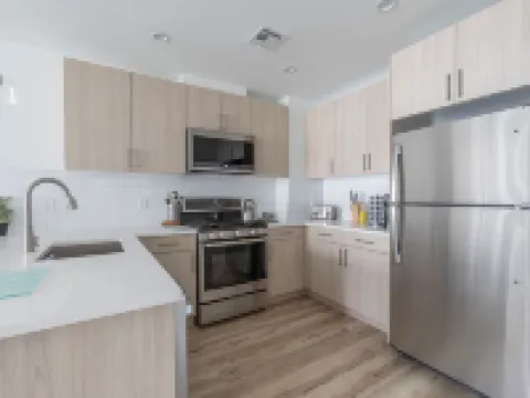 Sun-Drenched 3Br Loft with Outdoor Space Near NYC Hotels in Hoboken