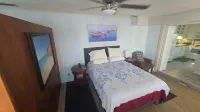 DIRECTLY ON THE OCEAN!!! DIRECTLY ON THE POOL!!!   2nd Floor #28  could sleep 10